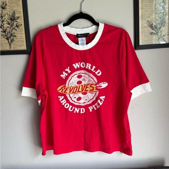 Disney × Junk Food Toy Story Aliens Pizza Planet Cropped Tee –Disney Parks Style - Picture 1 of 3